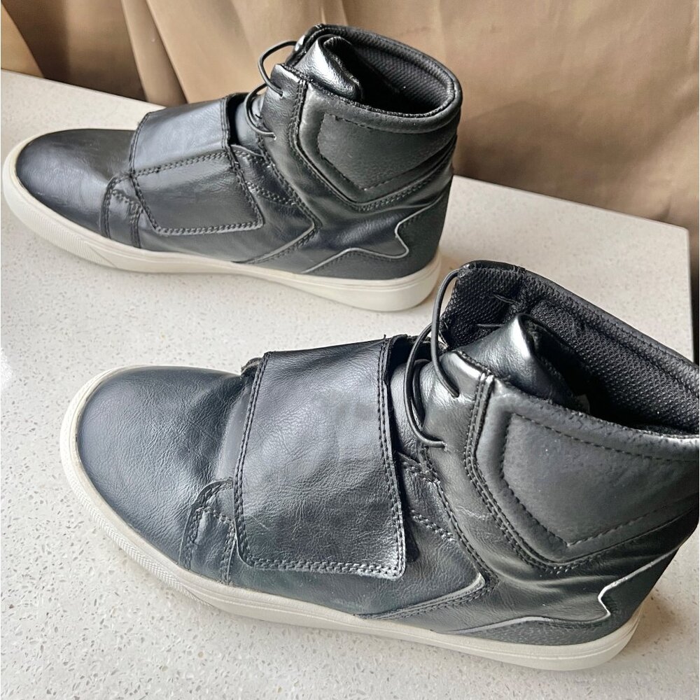 Black High-Top Sneakers With Velcro Strap Closure Size 6 Synthetic Leather Unise